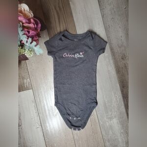Calvin Klein Gray Pink & White Embroidered Baby Girl Onesie Bodysuit Size 6-9m,